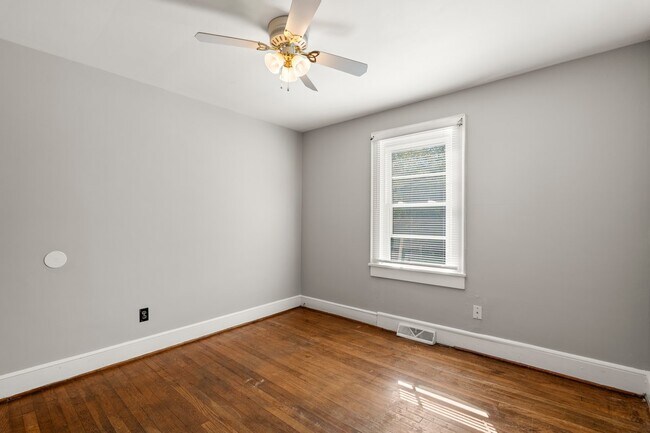Building Photo - 1540 McCormick St