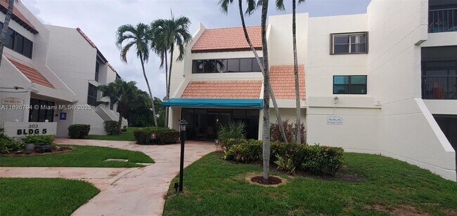 Primary Photo - 301 Racquet Club Rd