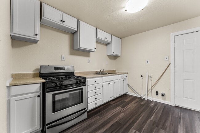 Building Photo - 820 Pecan Ave