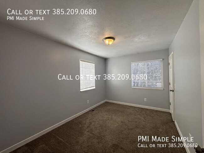 Building Photo - Updated 3-Bed Townhome in West Jordan Gate...