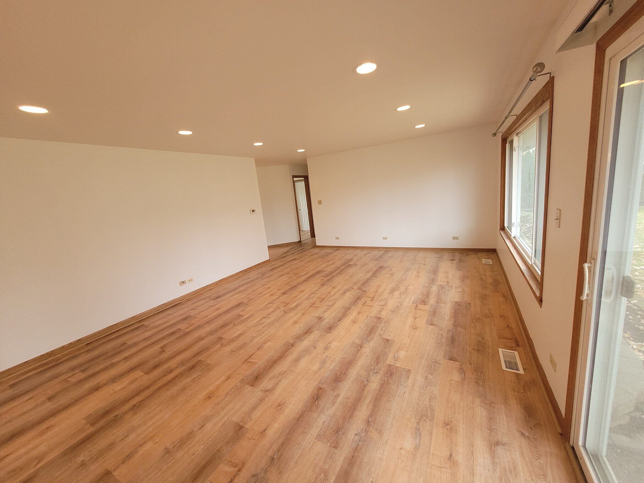 Building Photo - 364 N Everett Dr