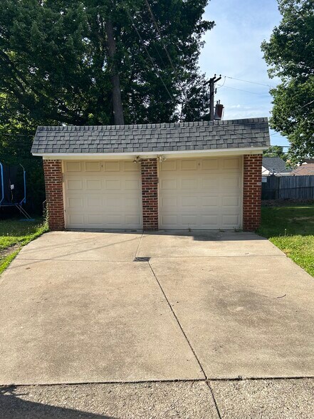 Building Photo - 5606 Warwick Dr