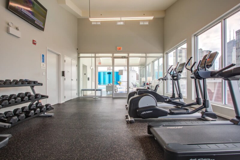 Building Photo - 230 W Evergreen Ave