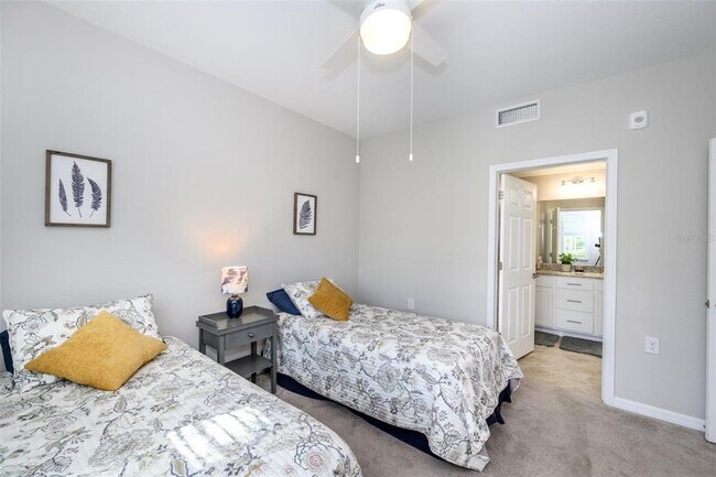 Building Photo - 14061 Heritage Landing Blvd