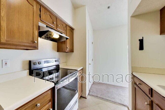 Building Photo - 605 Himes Ave