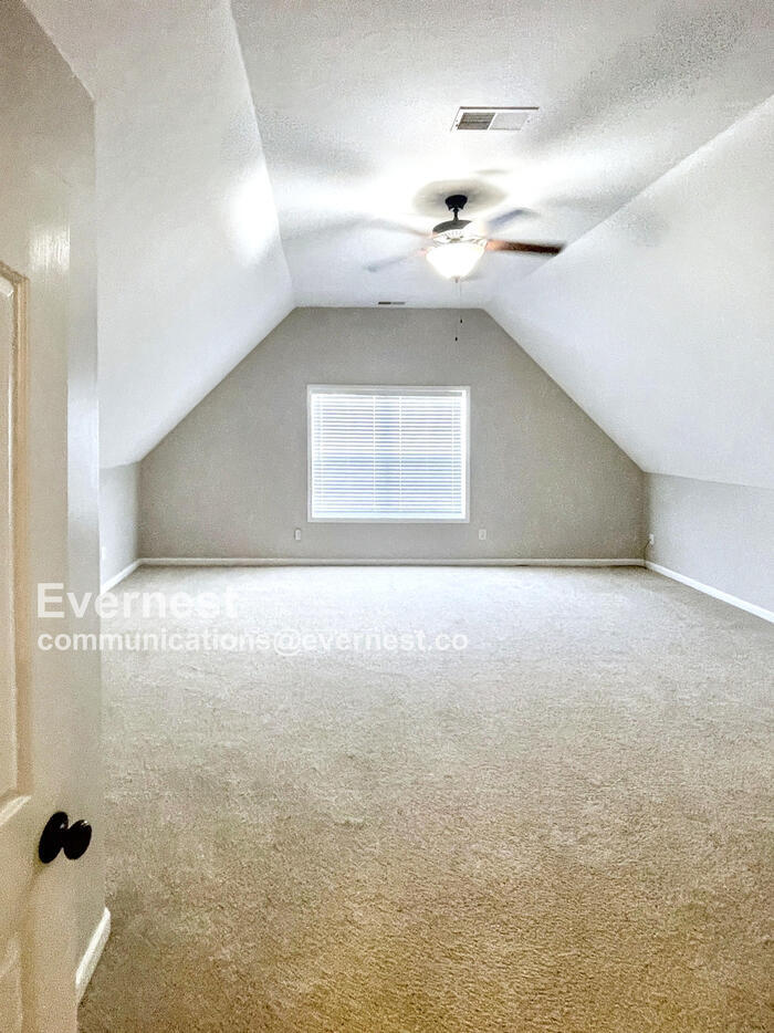 Building Photo - 1153 Chinook Cir