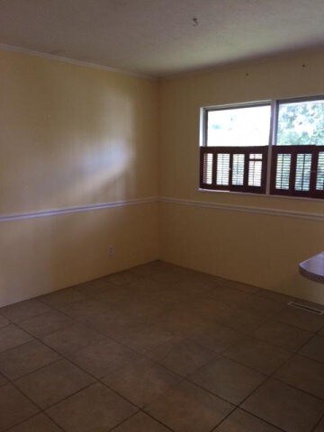 Building Photo - 5 Roslyn Cir