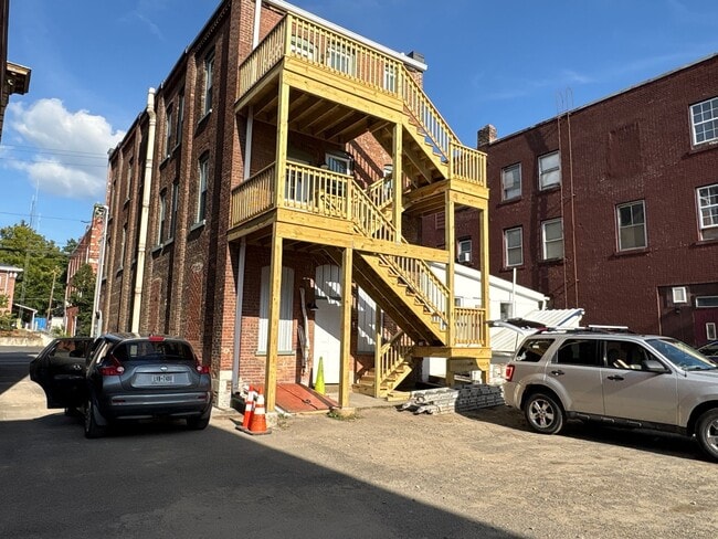 Building Photo - 81 North Ave