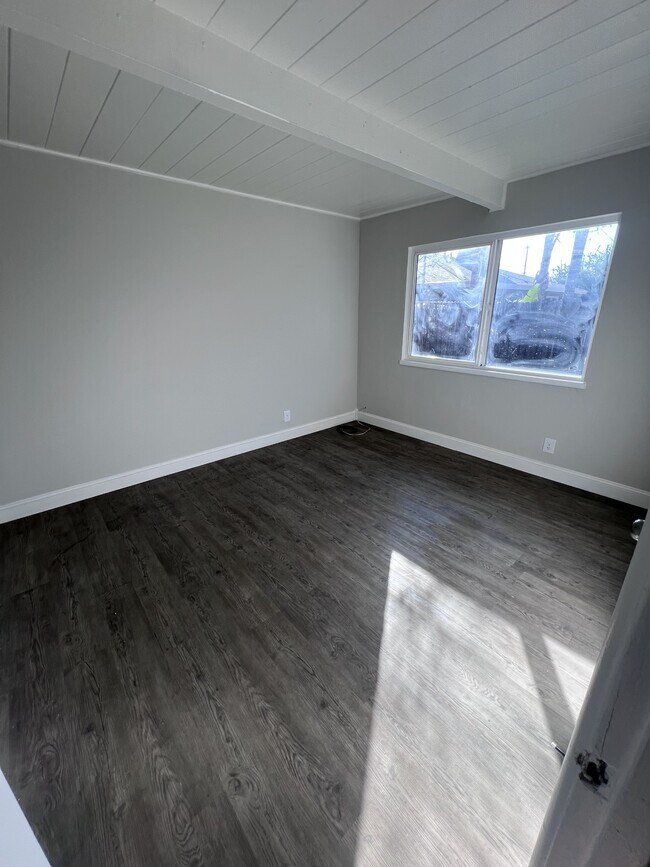 Building Photo - 206 Anderson Ave