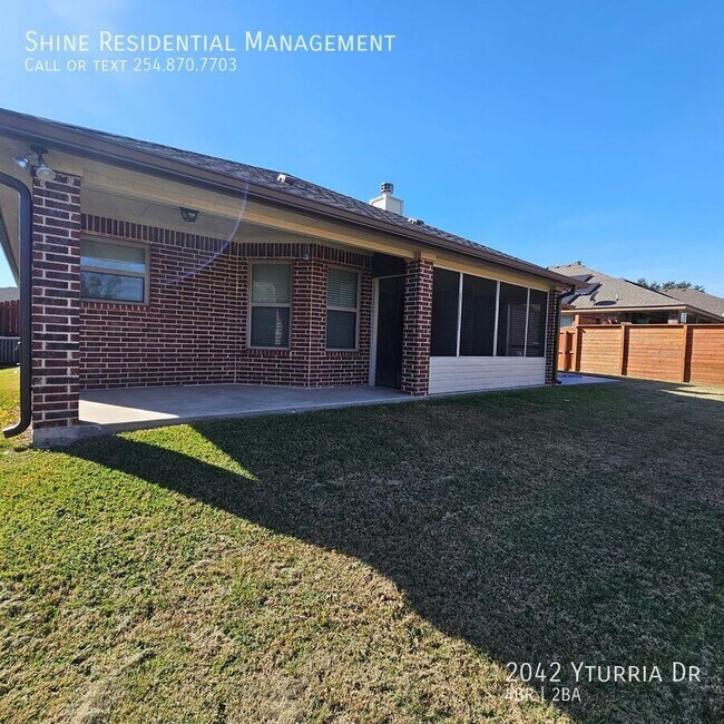 Building Photo - 2042 Yturria Dr