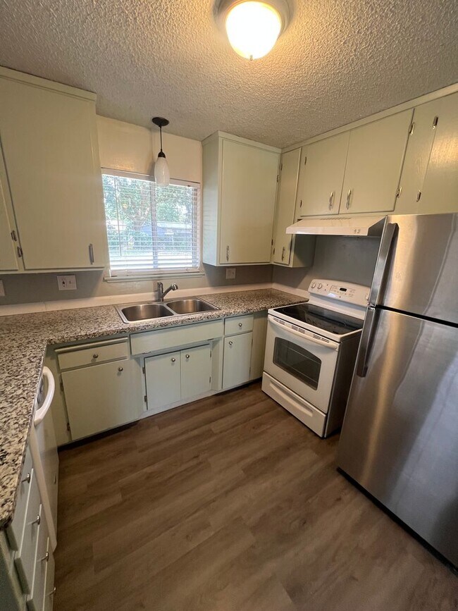 Building Photo - Durham 3 bedroom 2 bath Home, MOVE IN SPEC...