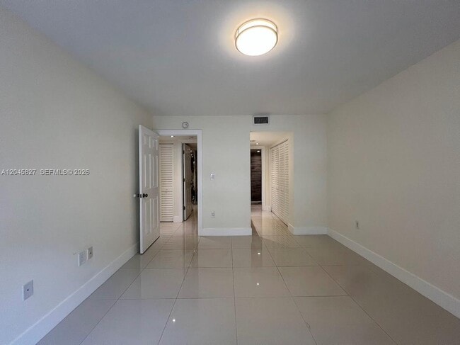 Building Photo - 8205 SW 152nd Ave