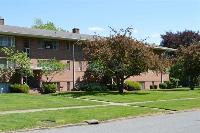 Building Photo - 1100 East Ave