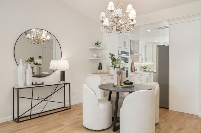 Building Photo - Luxurious Remodeled 2 Bedroom 2 Bath Home in Desirable Almaden Community!