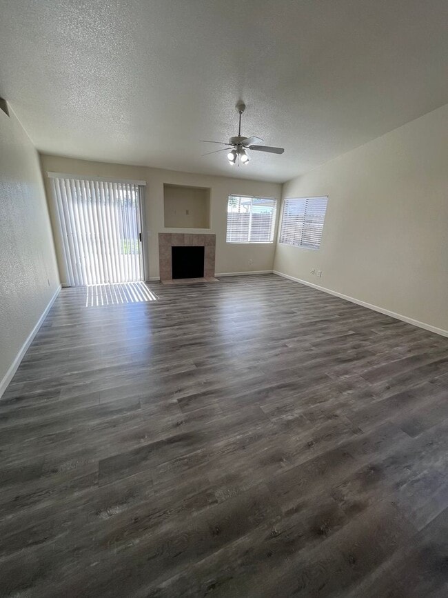Building Photo - NICE UPDATED HOME IN ELK GROVE!!