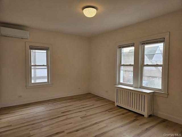 Building Photo - 159-09 Laburnum Ave