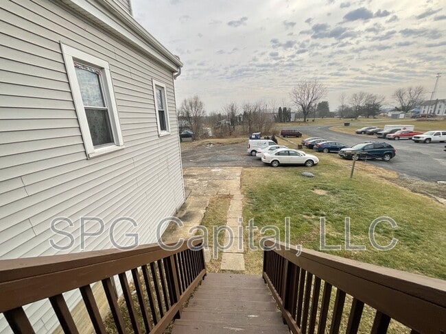 Building Photo - 7402 Lincoln Way W