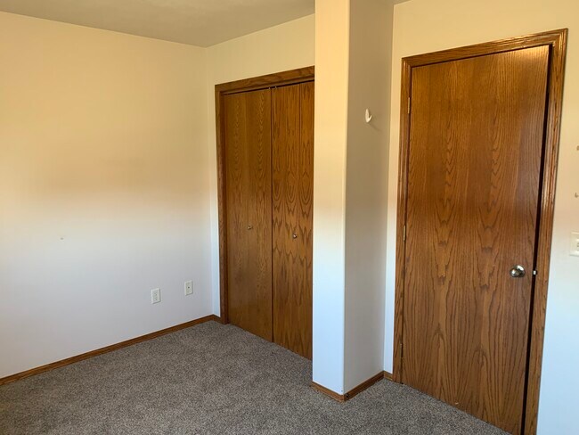 Building Photo - 7514 S Peregrine Pl