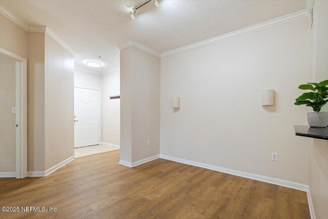 Building Photo - 8539 Gate Pkwy W