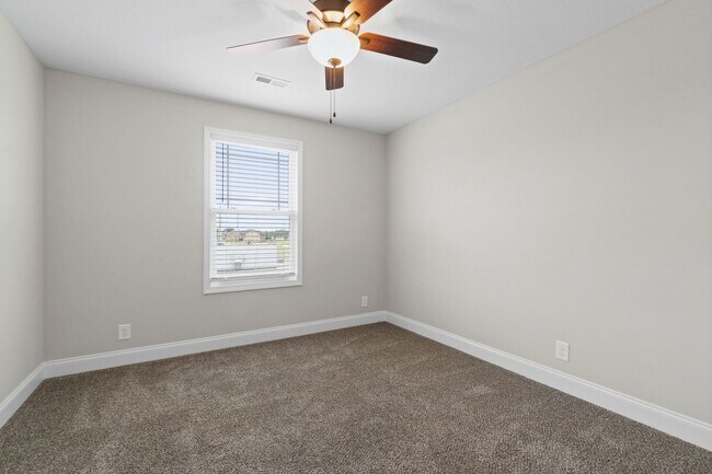 Building Photo - 338 Fallow Cir