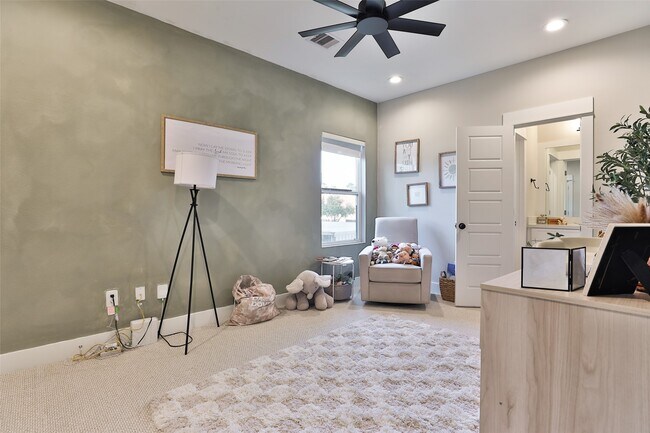 Building Photo - 712 Pinemont Cyn Ln