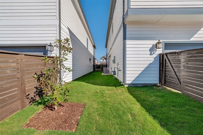 Building Photo - 3358 City Heart Ave