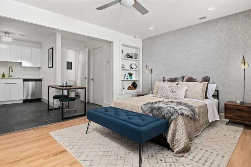 Building Photo - 1136 Crescent Ave NE