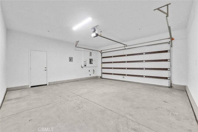 Building Photo - 4688 Florence Dr