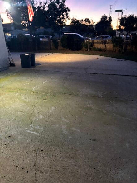 Building Photo - 171 E Renette Ave