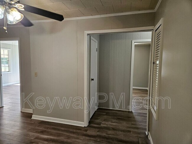 Building Photo - 119 2nd Ave