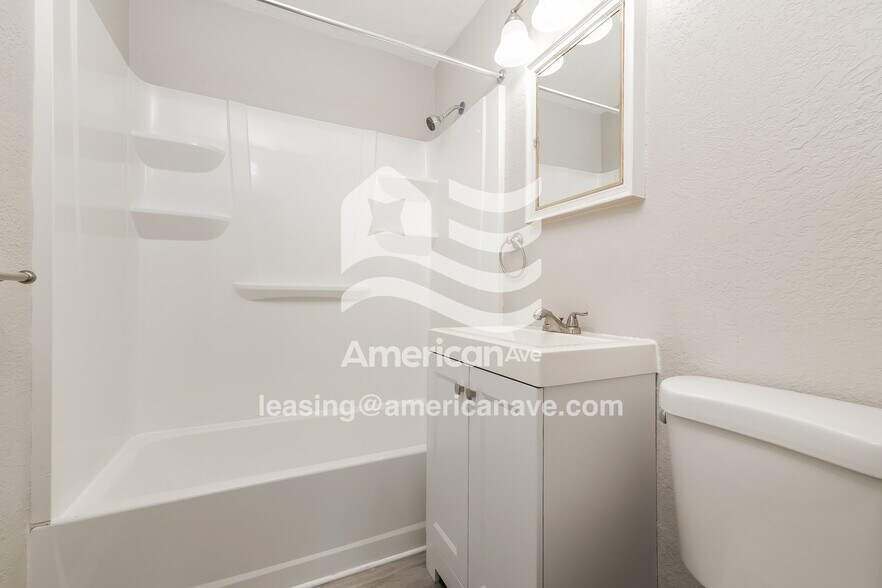 Building Photo - 6113 E 153 St