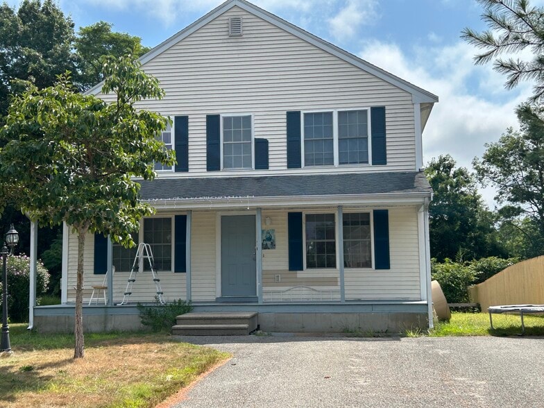 Primary Photo - 30 Nicholas Dr
