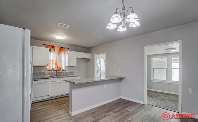 Building Photo - 2403 Belle Ter