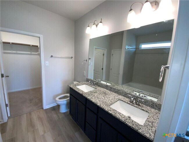 Building Photo - 2212 Clove Ct