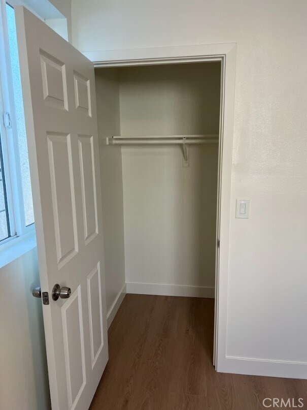 Building Photo - 411 E 99th St