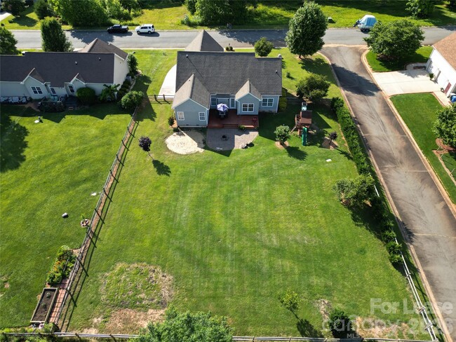 Building Photo - 141 Logan Ridge Dr