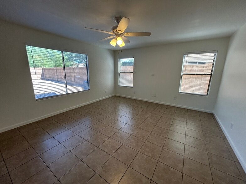 Building Photo - 27709 N 23rd Dr