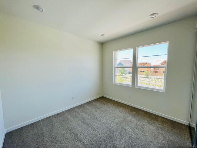 Building Photo - 27057 Trail View Ln.