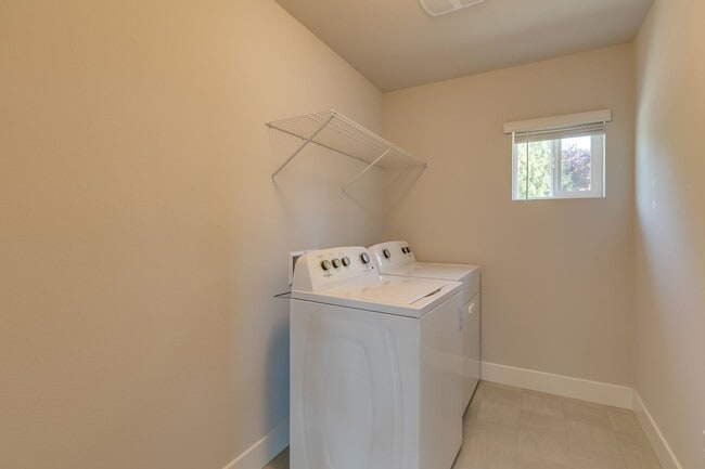 Building Photo - Seattle Hill Road Area Beautiful 5 Bedroom...