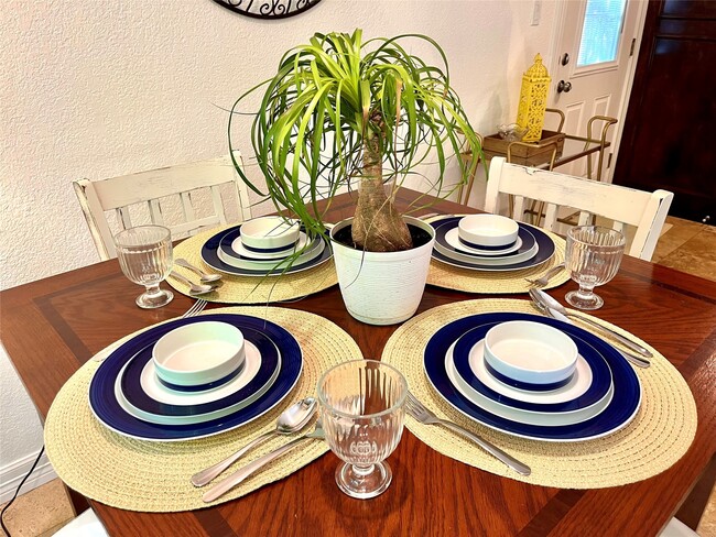 Building Photo - 2109 N Red Cedar Cir