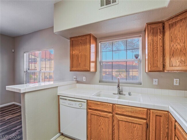 Building Photo - 520 Arrowhead Trail