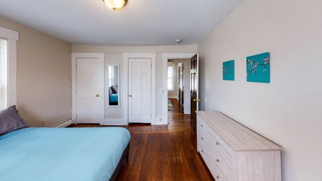 Building Photo - Charming and Spacious 5BD 2.5BA House in Beaver Hills!