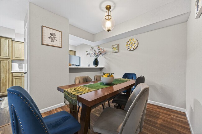 Building Photo - 10555 Turtlewood Ct