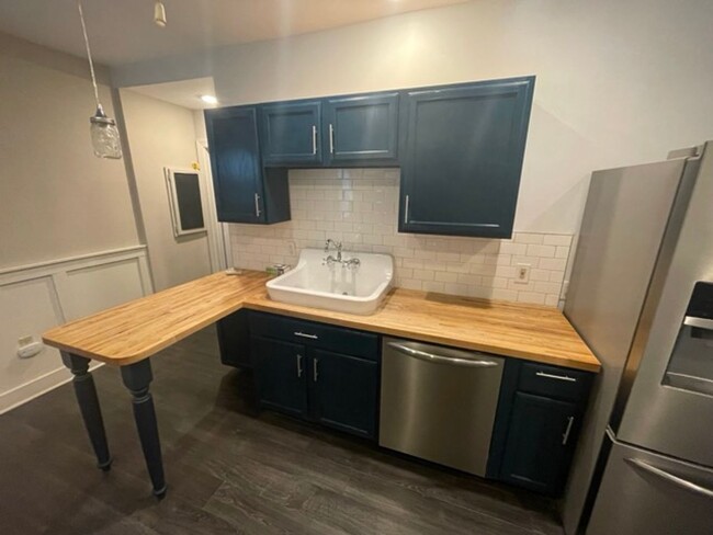 Building Photo - Charming 2 Bedroom Richmond Home