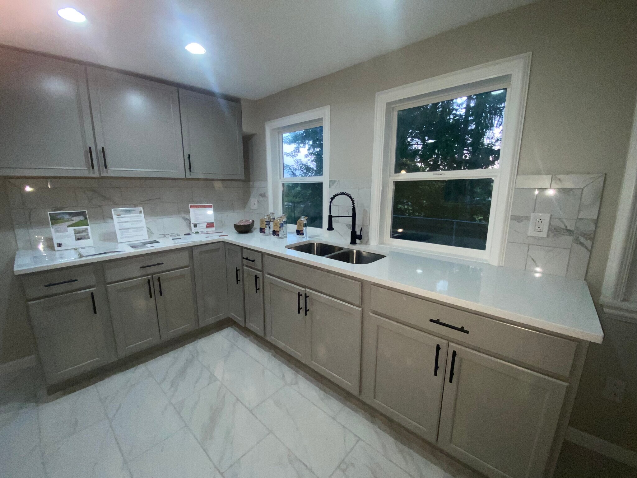 Building Photo - 403 Palomino Ct