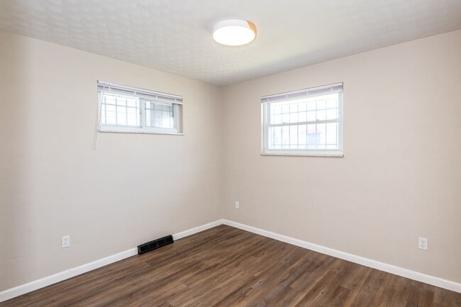 Building Photo - Adorable 2-bedroom 2-bathroom home