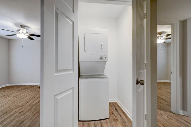 Building Photo - 512 Ridge St