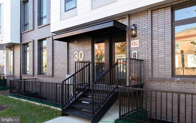 Building Photo - 30 Kennedy St NW