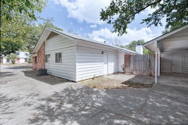 Building Photo - 4713 Sagebrush Trail
