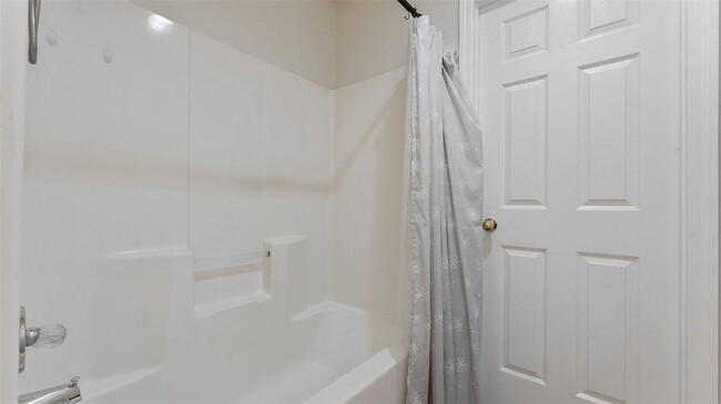 Building Photo - 3000 SW Windrift Ave